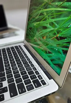 New Laptop Apple MacBook Air 2015 8GB Intel Core I5 SSD 256GB