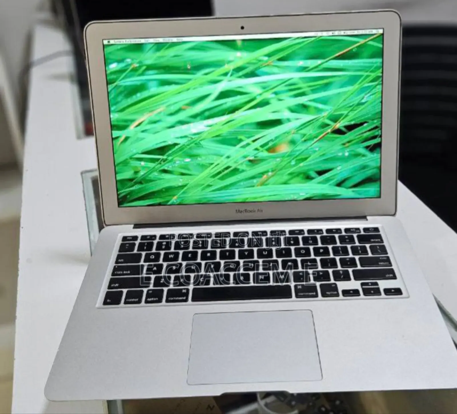 New Laptop Apple MacBook Air 2015 8GB Intel Core I5 SSD 256GB
