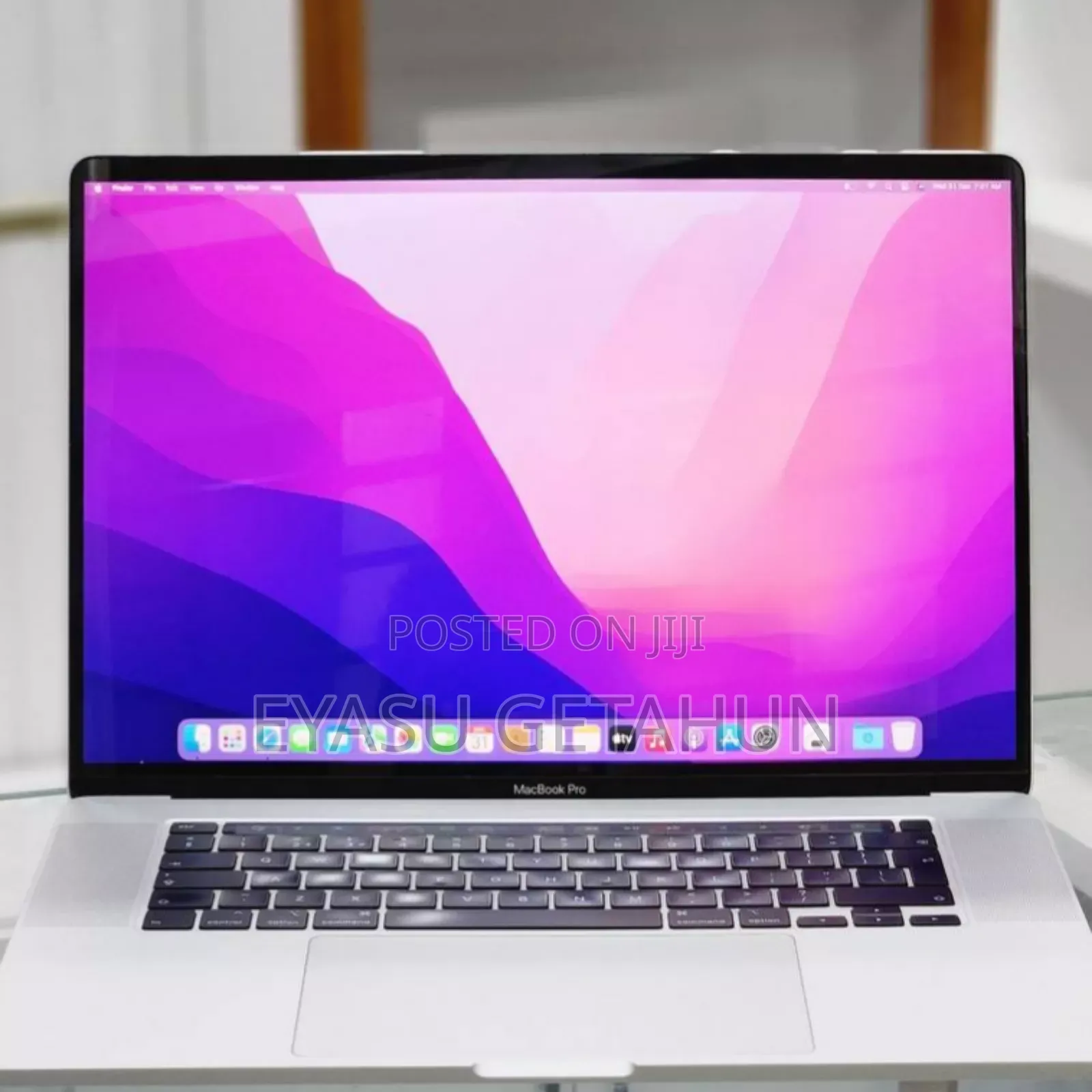 New Laptop Apple MacBook Pro 2019 16GB Intel Core i7 SSD 512GB