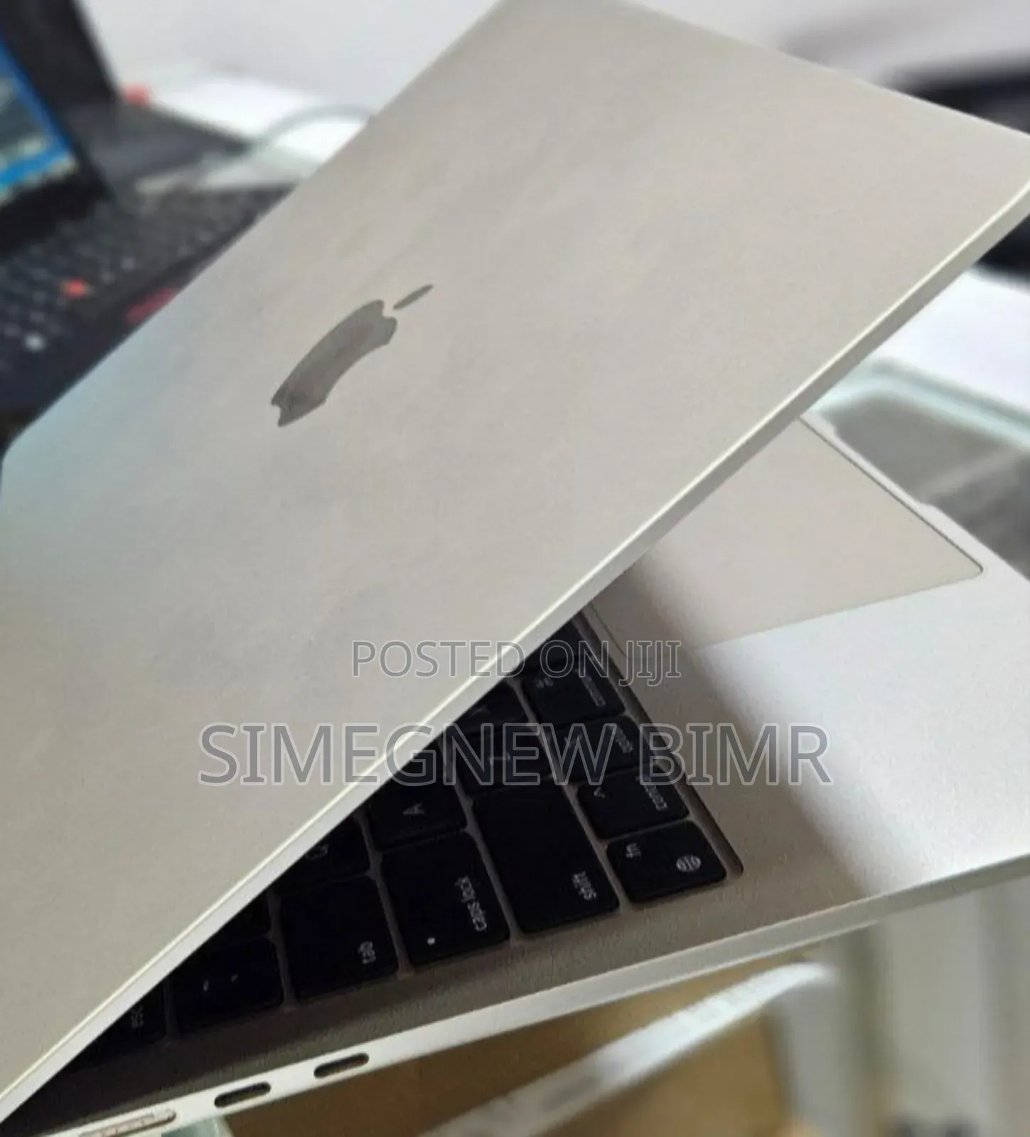 New Laptop Apple MacBook Air 2022 M2 8GB Apple M2 SSD 256GB