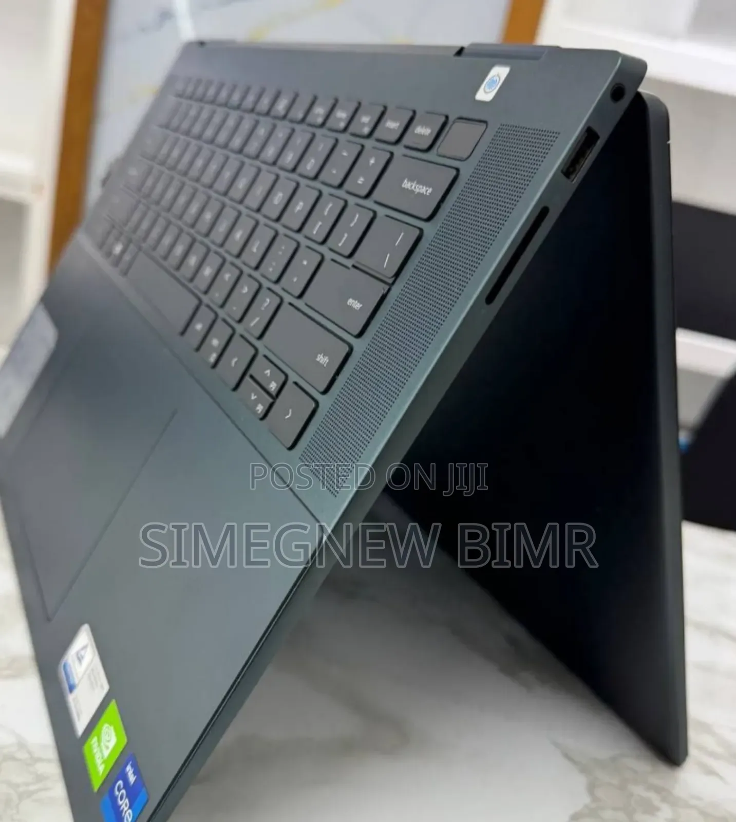 New Laptop Dell Inspiron 16 5620 16GB Intel Core I7 SSD 512GB