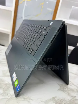 New Laptop Dell Inspiron 16 5620 16GB Intel Core I7 SSD 512GB