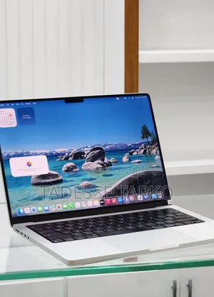 New Laptop Apple MacBook Pro 2023 M3 14-Inch 18GB SSD 512GB