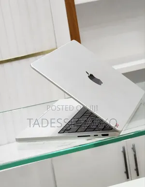 New Laptop Apple MacBook Pro 2023 M3 14-Inch 18GB SSD 512GB