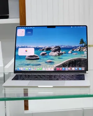 New Laptop Apple MacBook Pro 2023 M3 14-Inch 18GB SSD 512GB