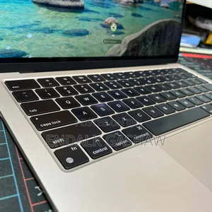 New Laptop Apple MacBook Air 2022 M2 8GB Apple M2 SSD 256GB