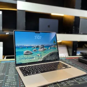 New Laptop Apple MacBook Air 2022 M2 8GB Apple M2 SSD 256GB