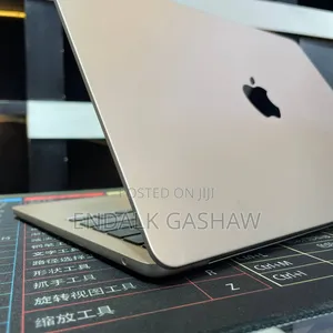 New Laptop Apple MacBook Air 2022 M2 8GB Apple M2 SSD 256GB