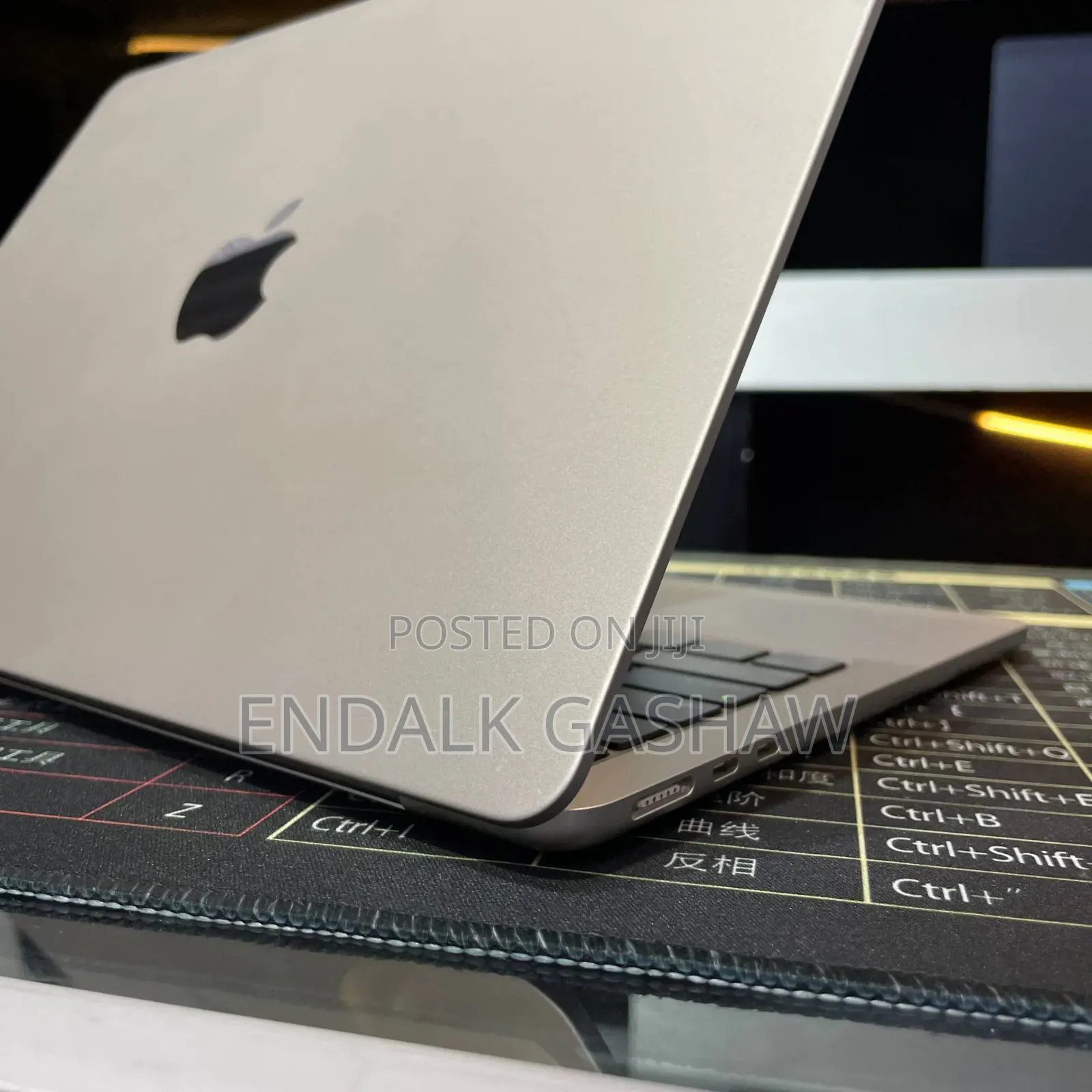 New Laptop Apple MacBook Air 2022 M2 8GB Apple M2 SSD 256GB