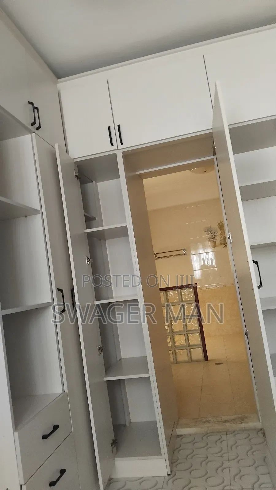 Furnished 6bdrm Townhouse / Terrace in Tafo, Yeka for rent