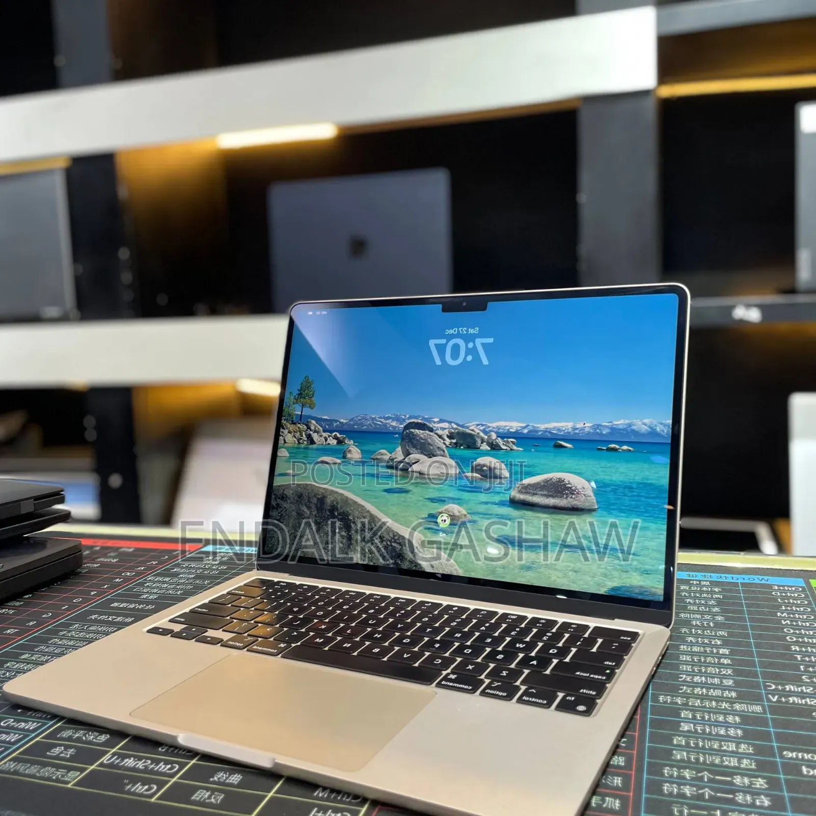 New Laptop Apple MacBook Air 2022 M2 8GB Apple M2 SSD 256GB