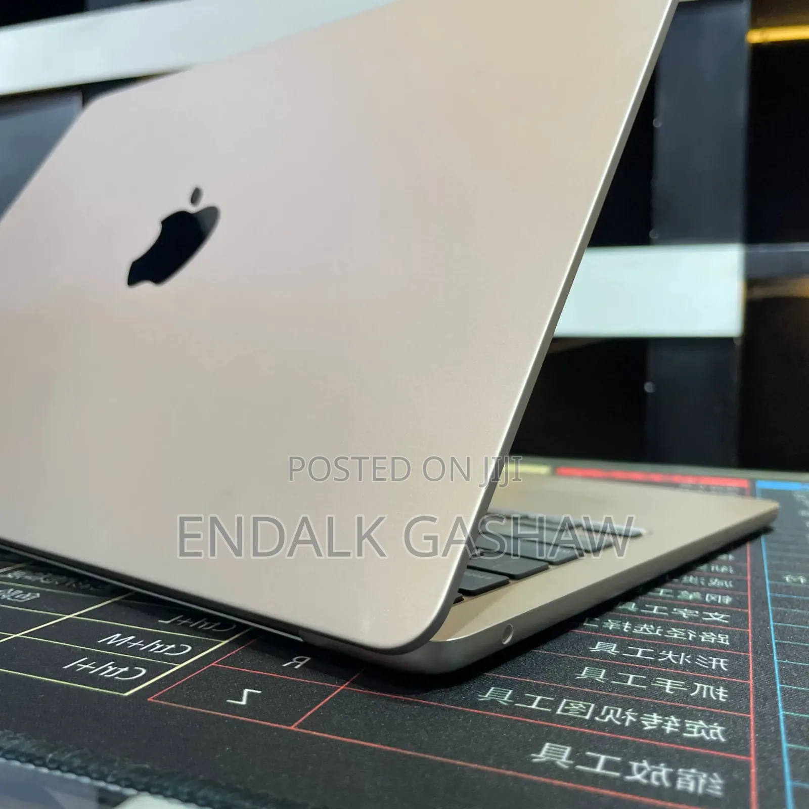 New Laptop Apple MacBook Air 2022 M2 8GB Apple M2 SSD 256GB