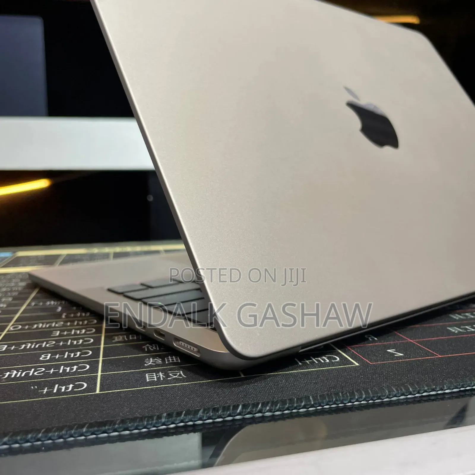 New Laptop Apple MacBook Air 2022 M2 8GB Apple M2 SSD 256GB