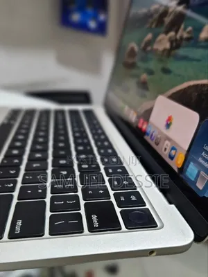 New Laptop Apple MacBook Air 2022 M2 8GB Apple M2 SSD 256GB