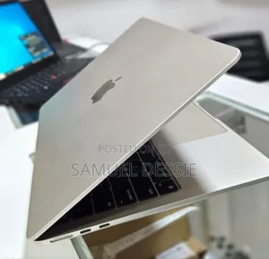 New Laptop Apple MacBook Air 2022 M2 8GB Apple M2 SSD 256GB