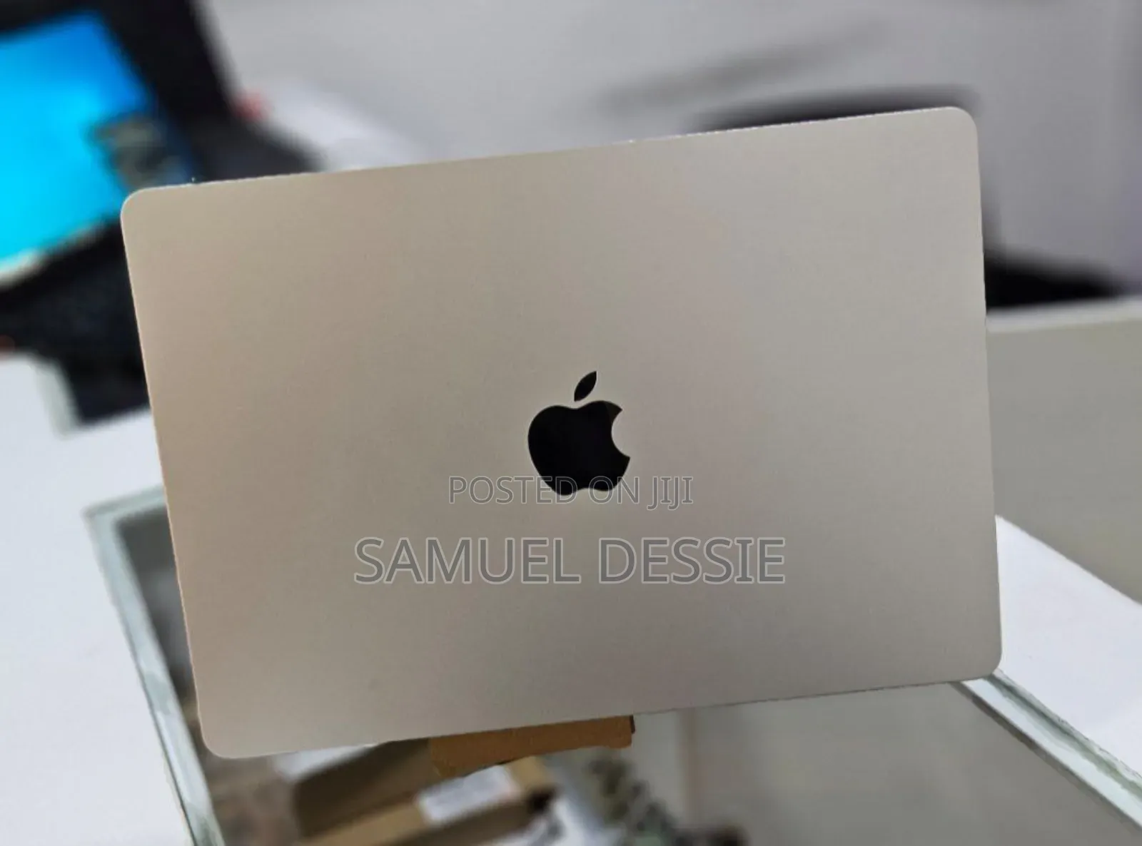 New Laptop Apple MacBook Air 2022 M2 8GB Apple M2 SSD 256GB