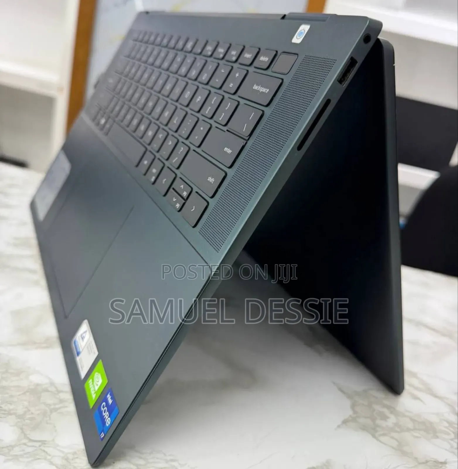 New Laptop Dell Inspiron 16 5620 16GB Intel Core I7 SSD 512GB