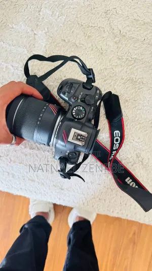 Canon R6 Mark 2 Red Lense