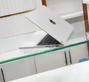 New Apple MacBook Pro 2023 M3 14-Inch 18GB Apple M3 Pro SSD 512GB