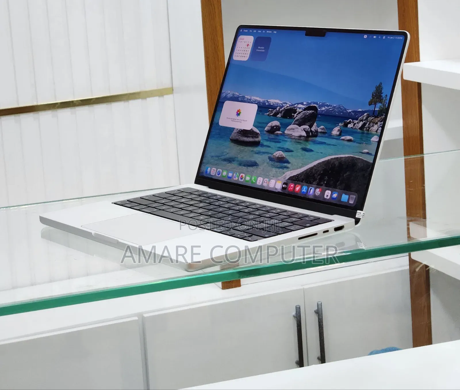 New Apple MacBook Pro 2023 M3 14-Inch 18GB Apple M3 Pro SSD 512GB