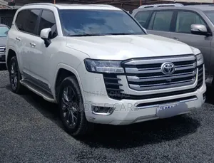 Toyota Land Cruiser 2022 Ivory