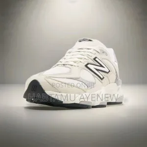 New Balance ኒው ባላንስ በአንደኛው!