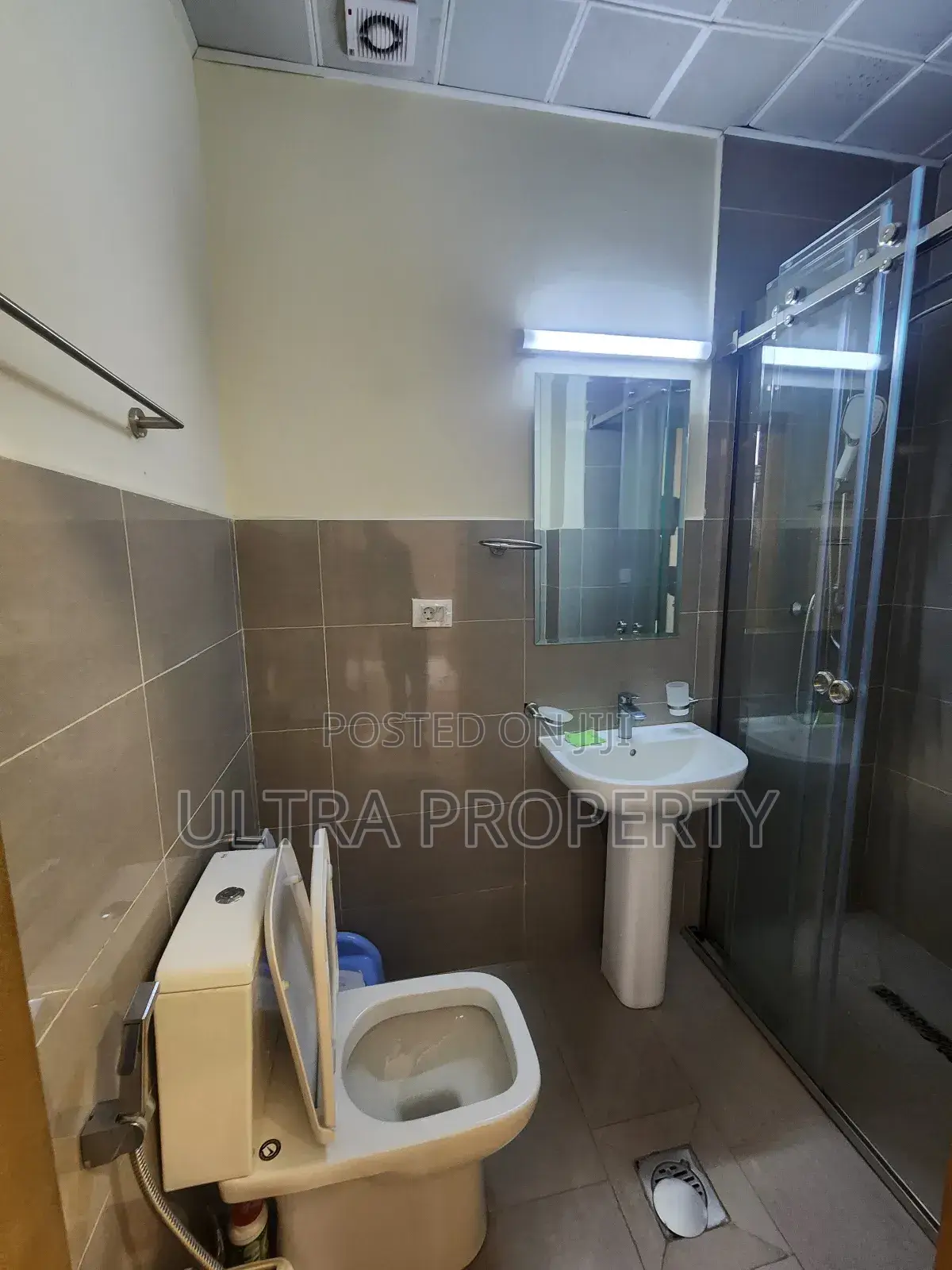 Furnished 3bdrm Apartment in Alsam Real Estate, Bole for rent