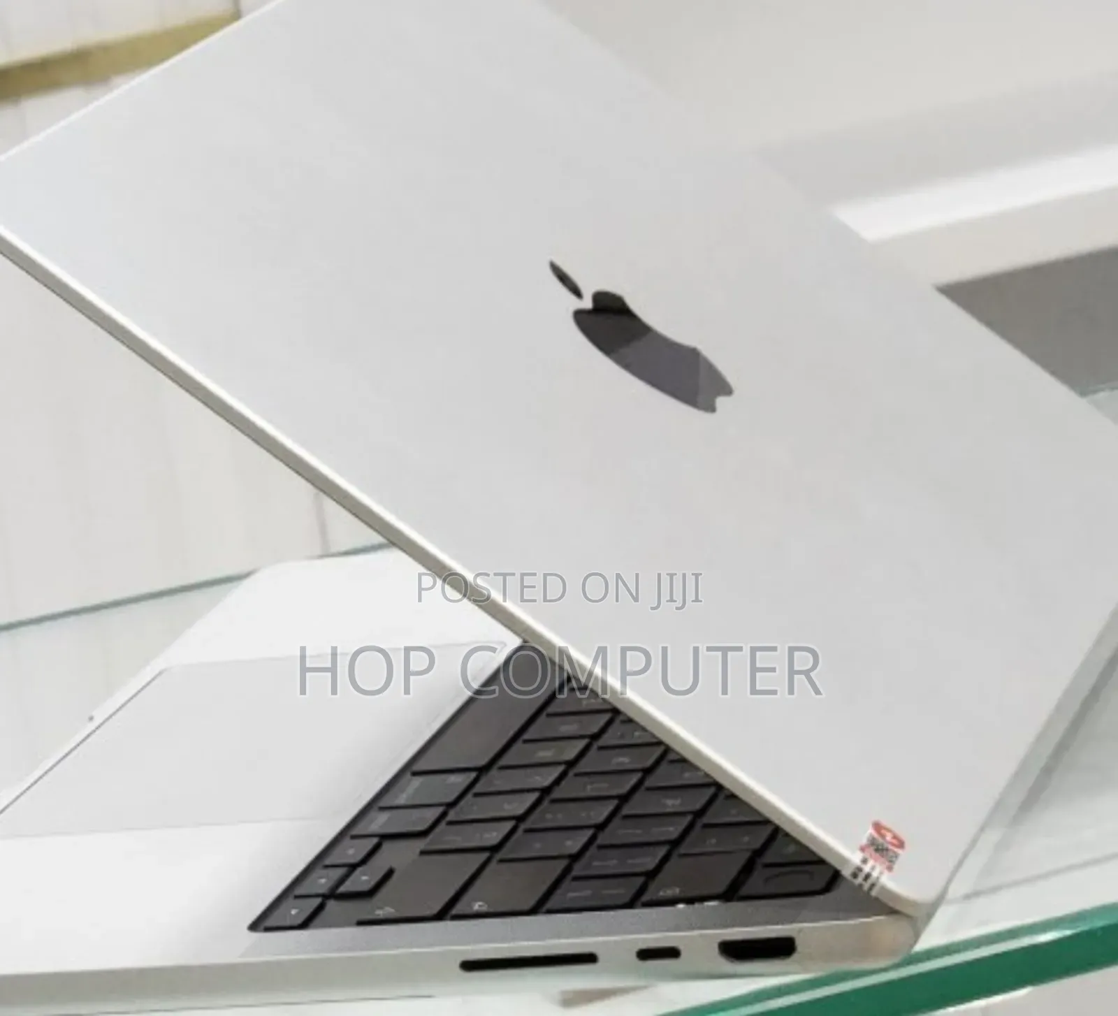 New Apple MacBook Pro 2023 M3 14-Inch 18GB Apple M3 Pro SSD 512GB