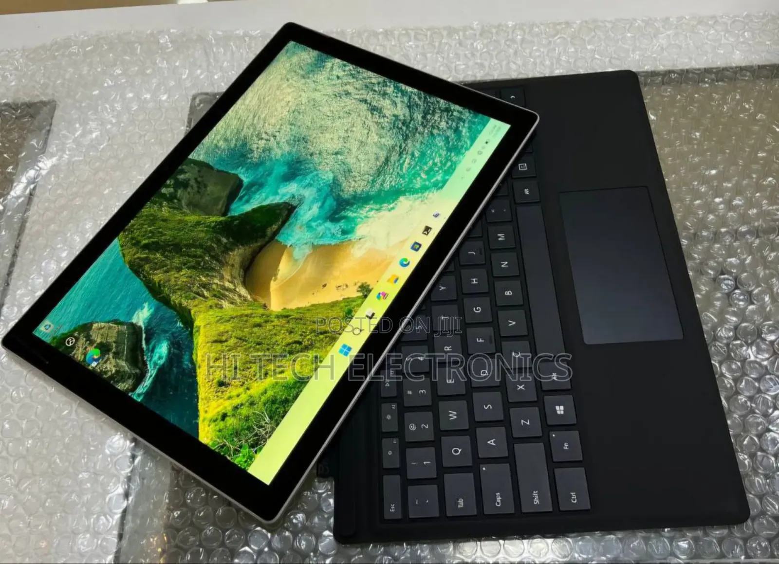 New Laptop Microsoft Surface 8GB Intel Core I7 SSD 256GB