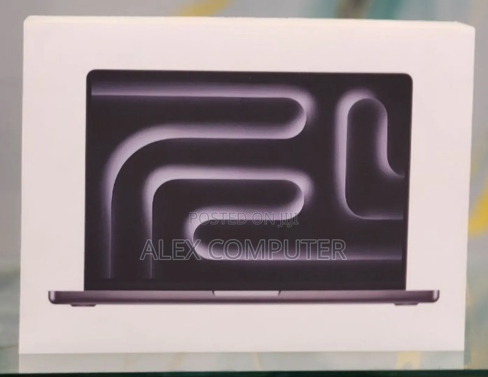 New Laptop Apple Macbook Pro 2025 M5 14-Inch 16GB Apple M5 SSD 512GB