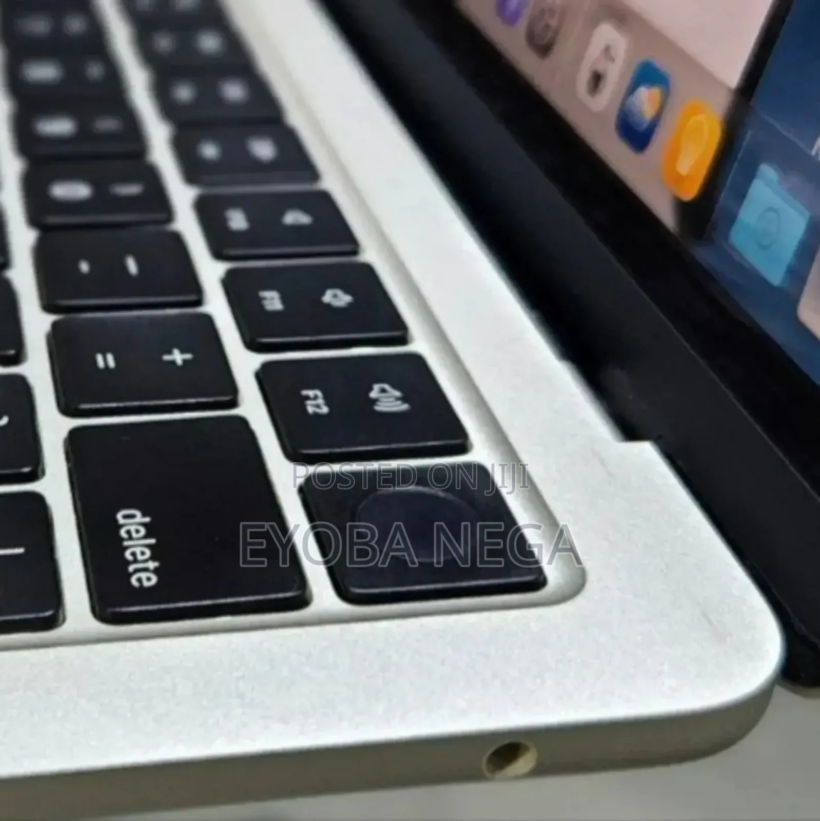 New Laptop Apple MacBook Air 2022 M2 8GB Apple M2 SSD 256GB