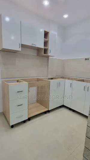 Kitchen Cabinet ከብዙ ዲዛይን አማራጭ ጋር በካሬ 16500 Birr