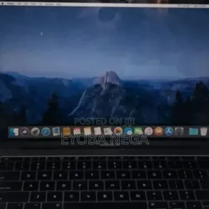 Laptop Apple MacBook Pro 2017 8GB Intel Core i5 SSD 256GB