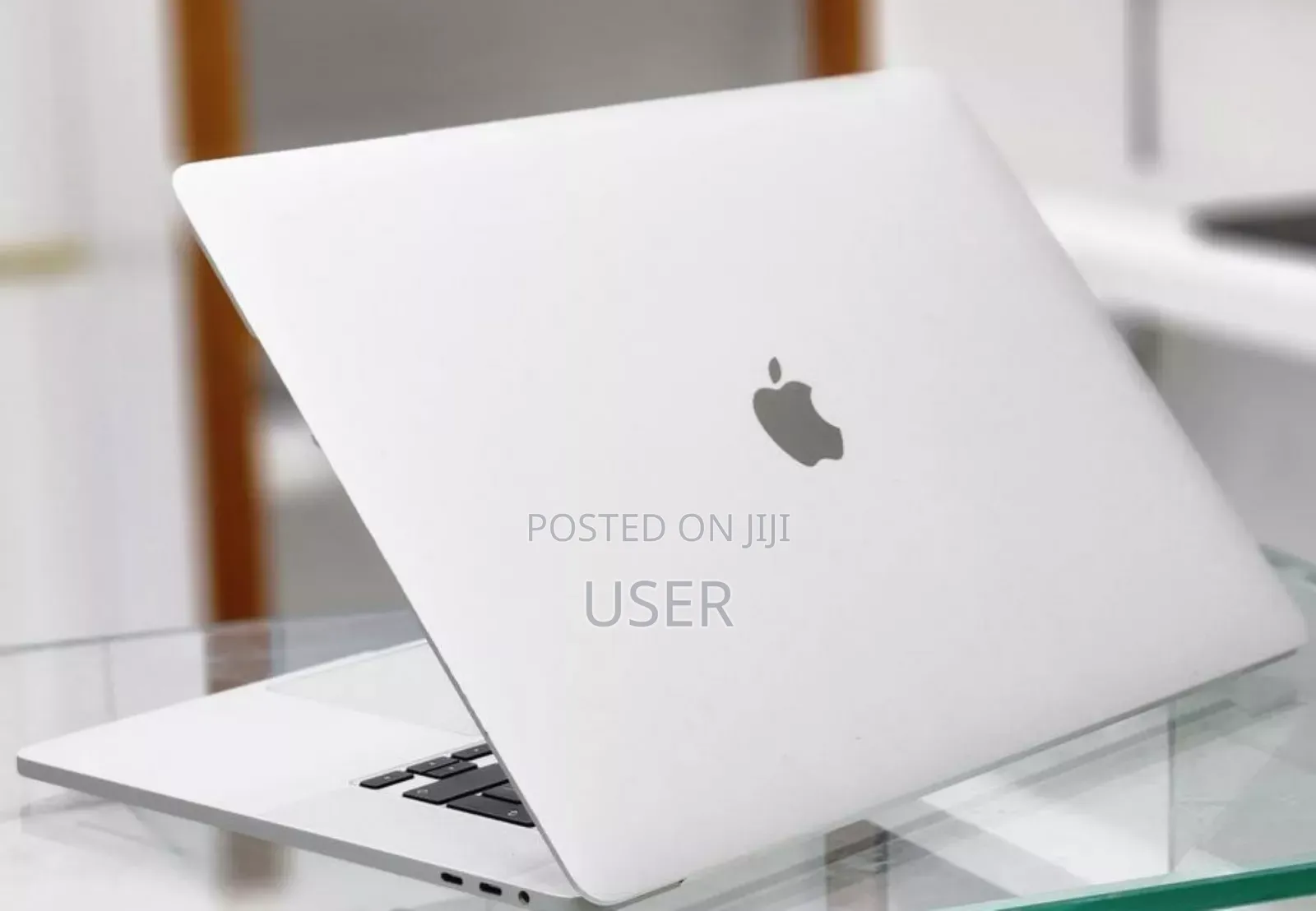 New Laptop Apple MacBook Pro 2019 16GB Intel Core I7 SSD 512GB