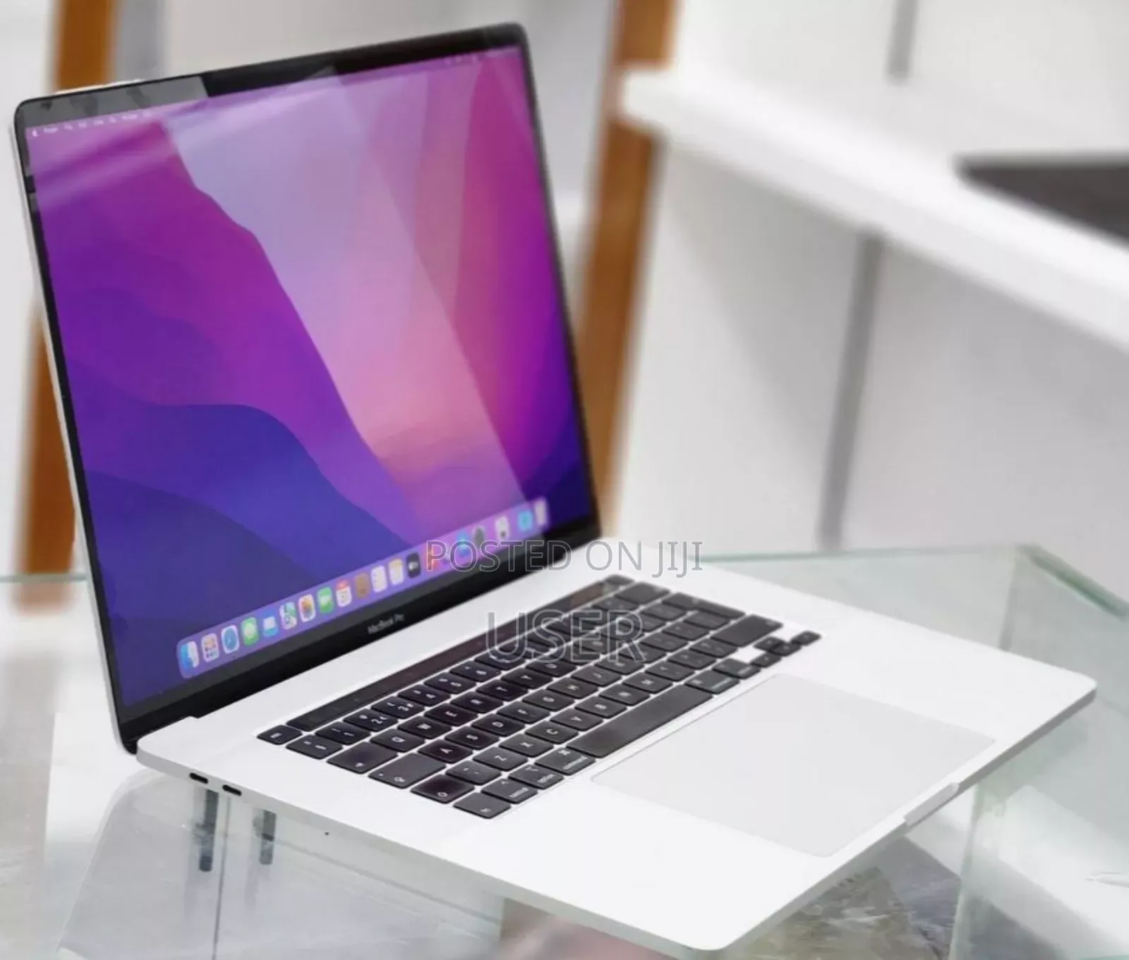 New Laptop Apple MacBook Pro 2019 16GB Intel Core I7 SSD 512GB