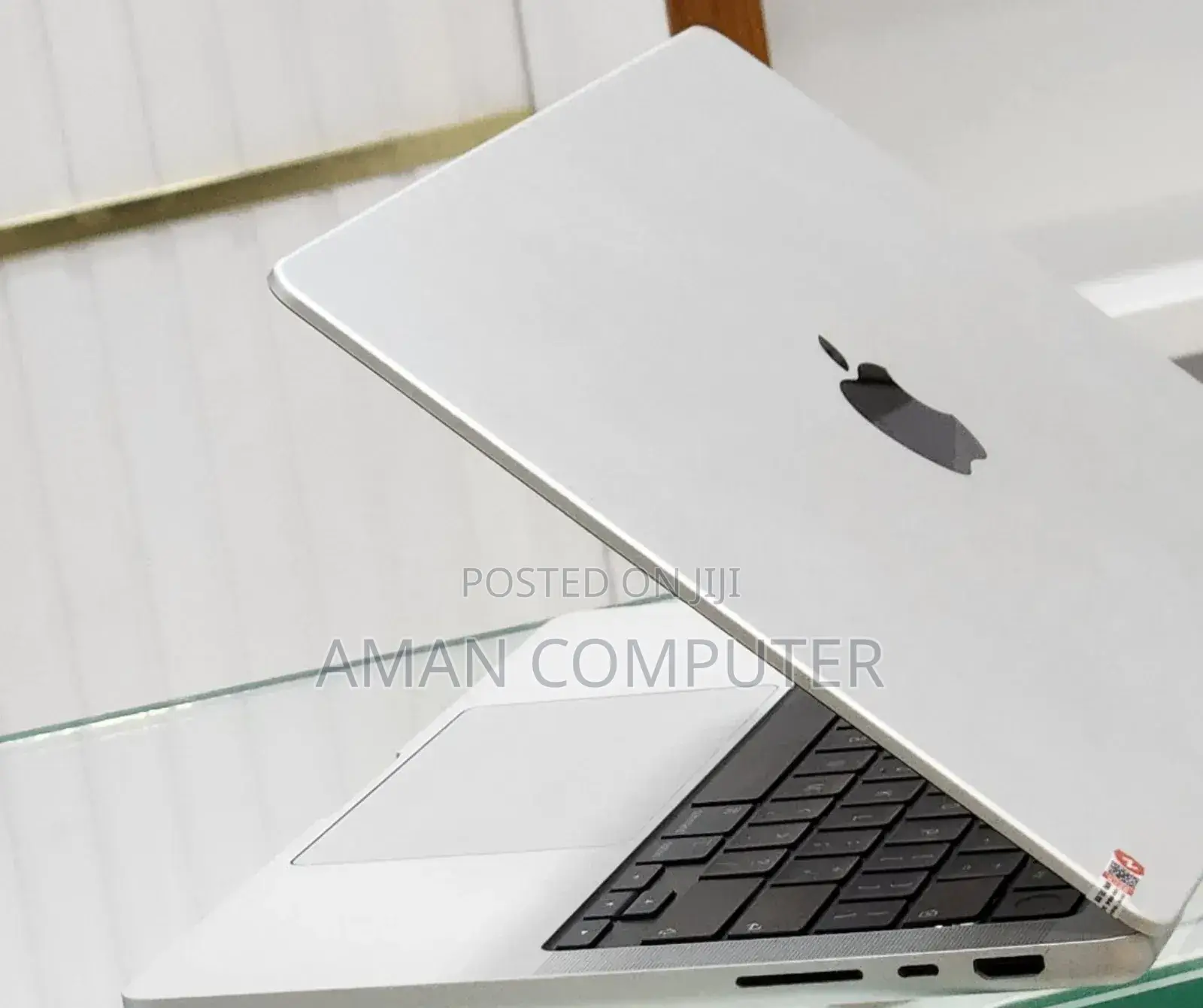 New Apple MacBook Pro 2023 M3 14-Inch 18GB Apple M3 Pro SSD 512GB
