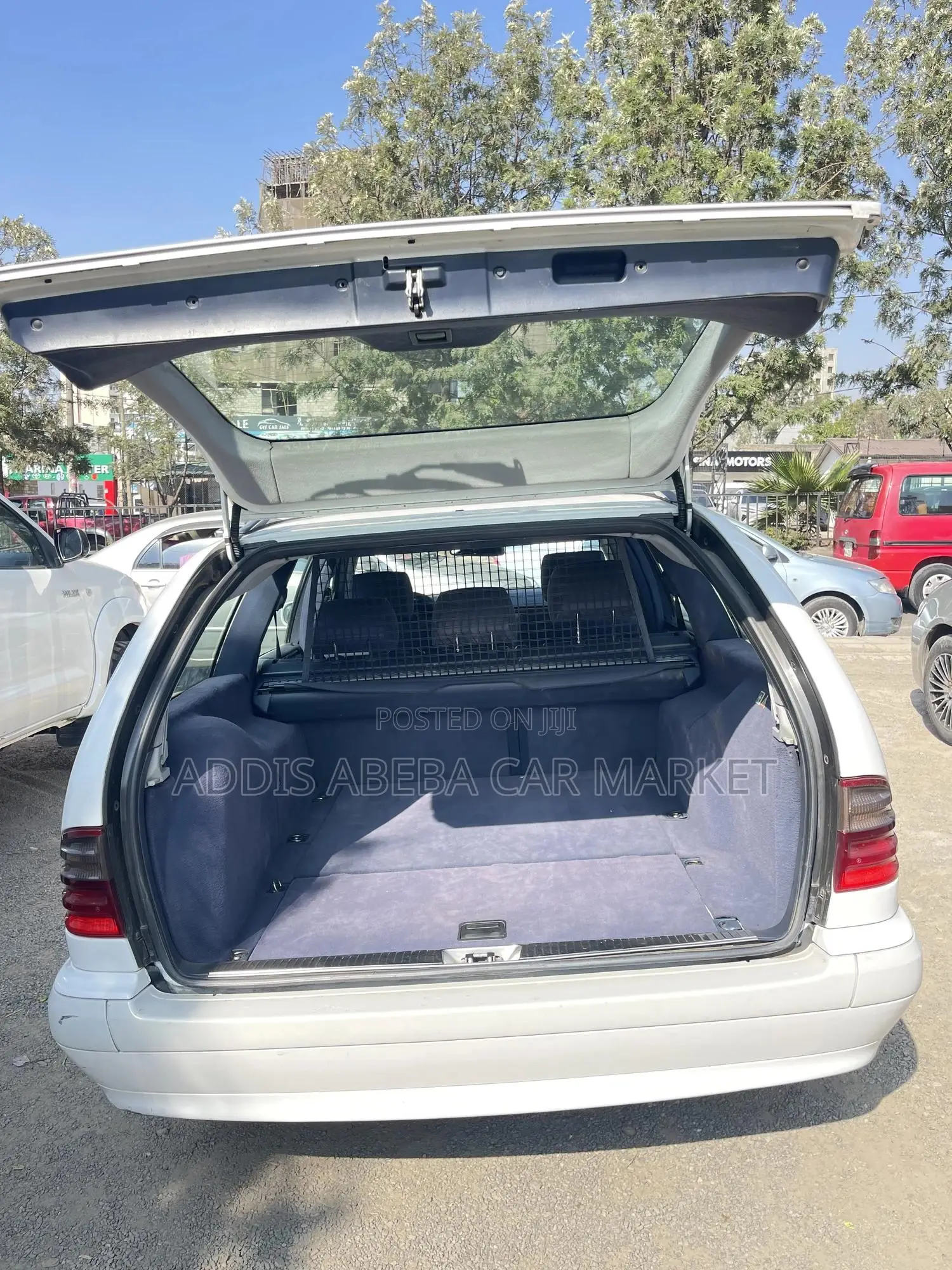 Mercedes-Benz 200 2000 White