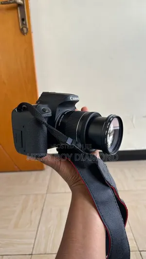 Canon Eos 70d DSLR With Ef-S 18-55mm Lens