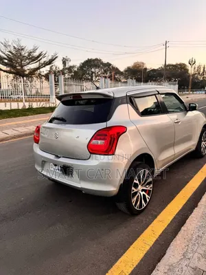 Suzuki Swift 2022 White
