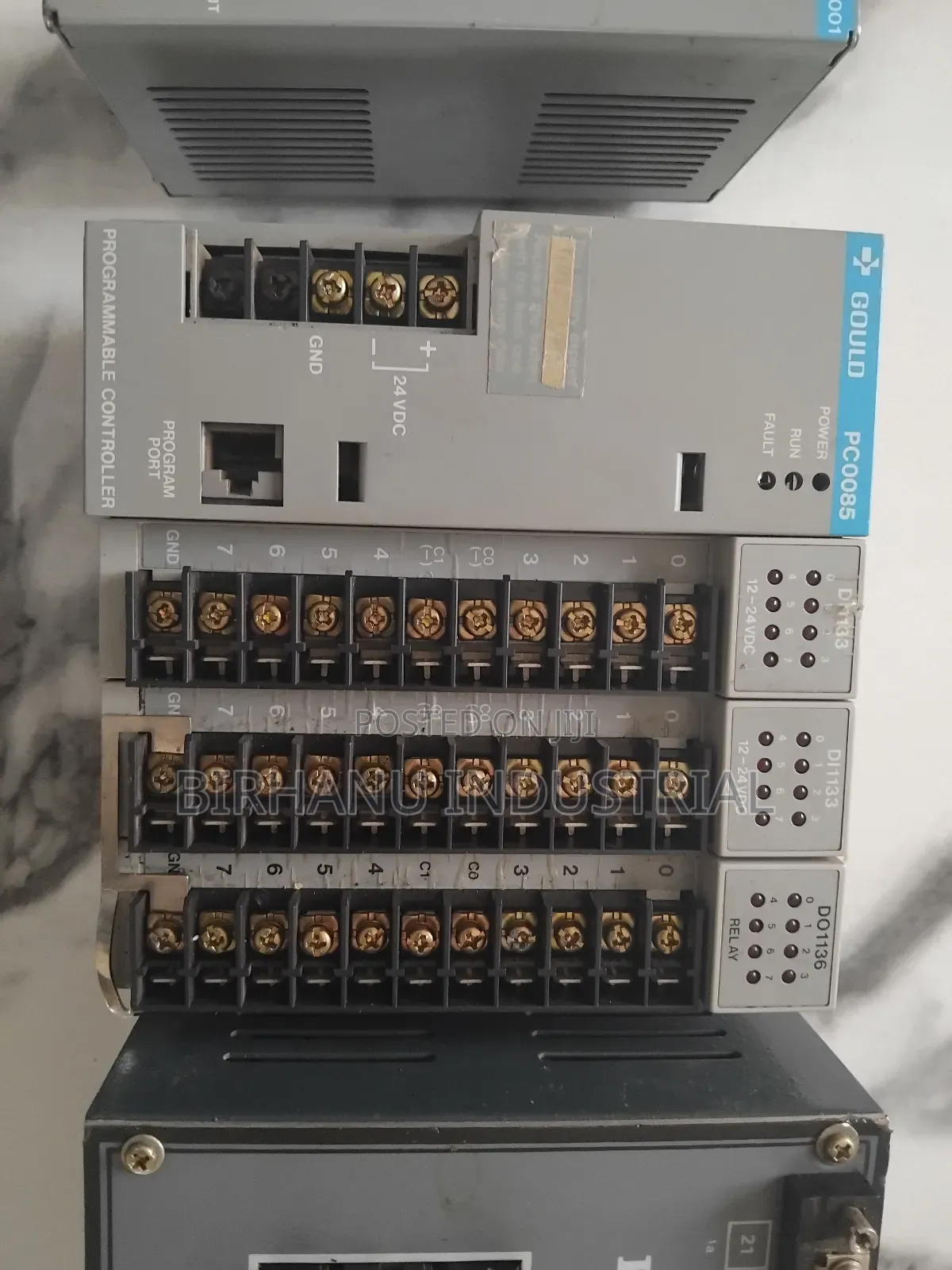 PLC (Programeble Logic Controller)