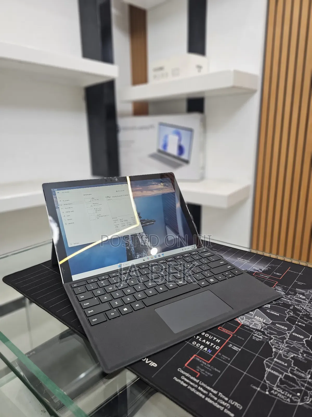 New Laptop Microsoft Surface 8GB Intel Core I7 SSD 256GB