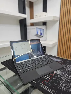 New Laptop Microsoft Surface 8GB Intel Core I7 SSD 256GB