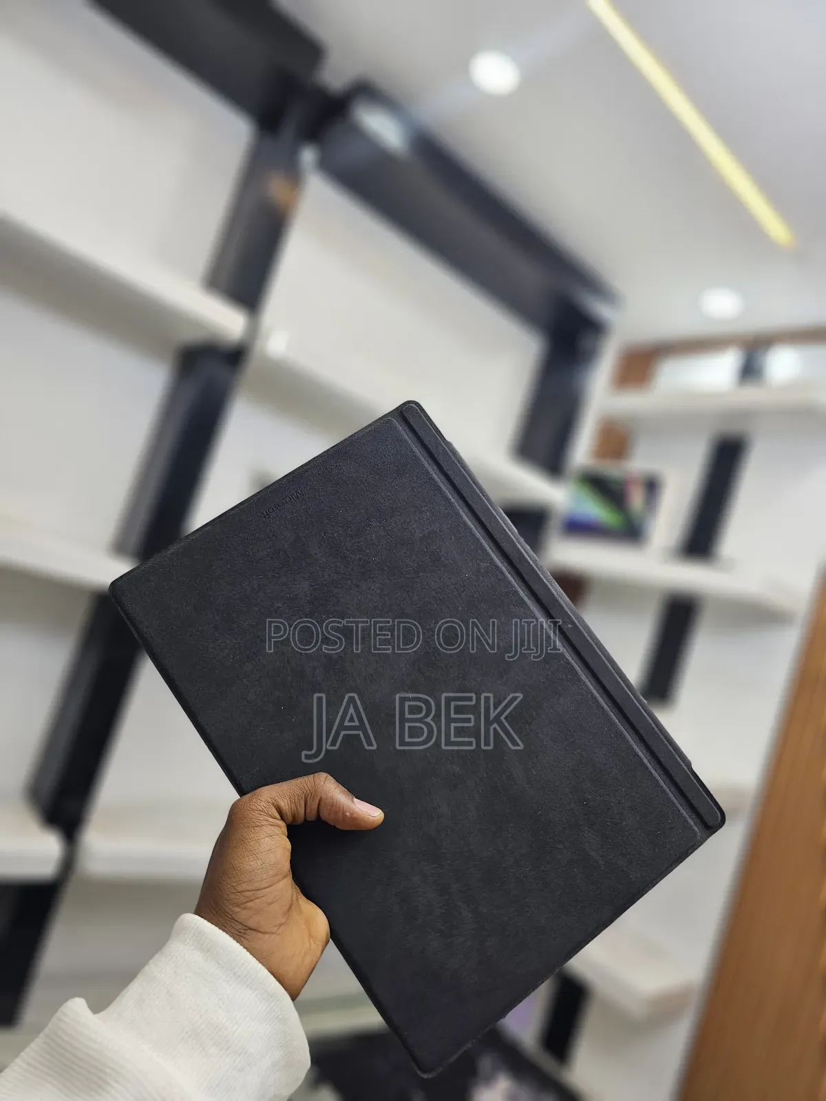 New Laptop Microsoft Surface 8GB Intel Core I7 SSD 256GB