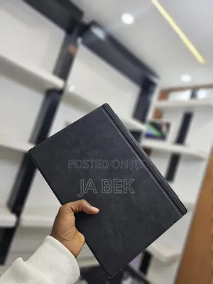 New Laptop Microsoft Surface 8GB Intel Core I7 SSD 256GB