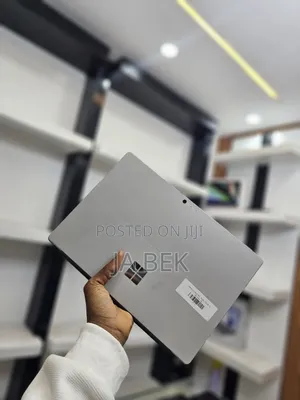 New Laptop Microsoft Surface 8GB Intel Core I7 SSD 256GB