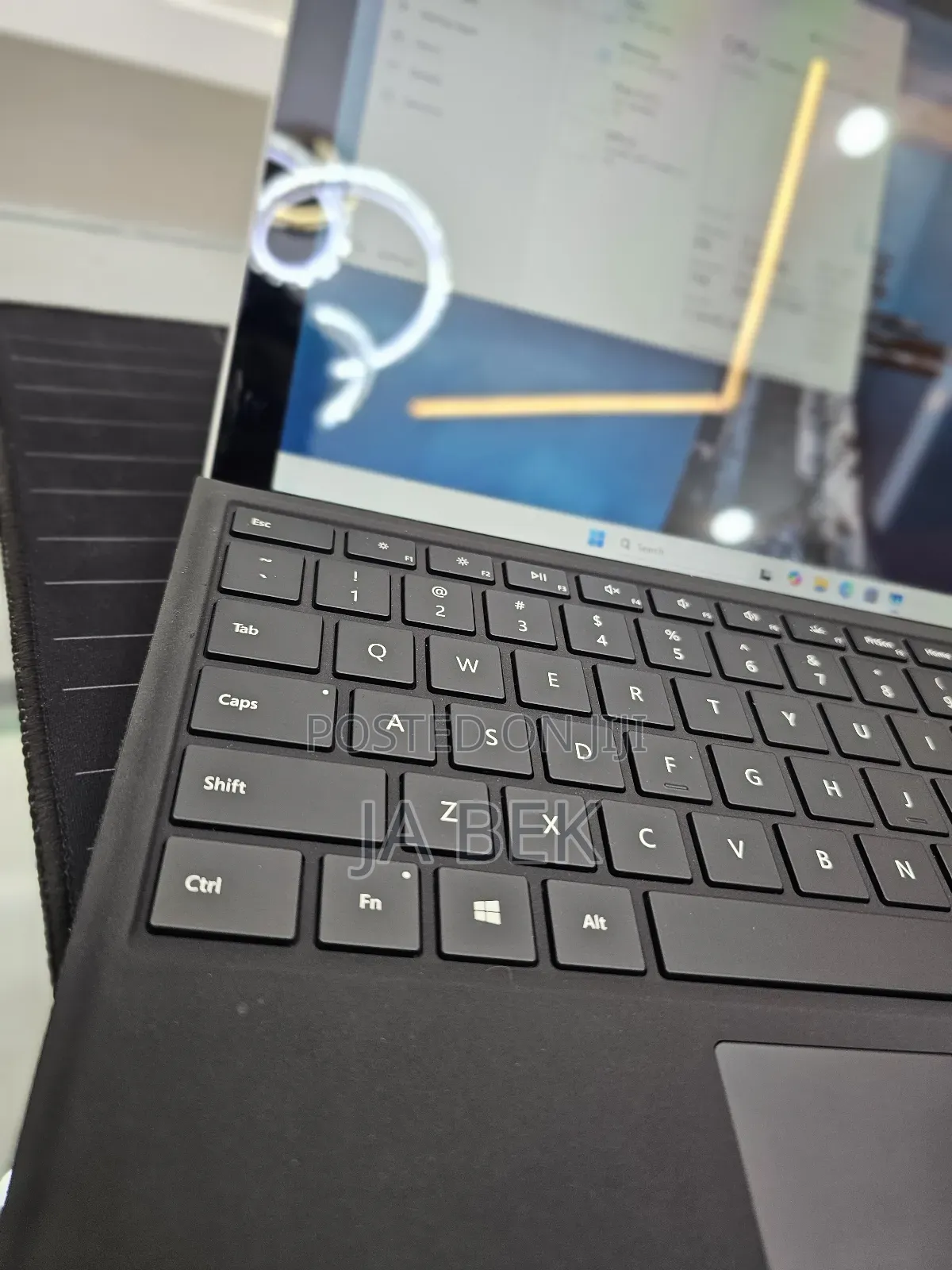 New Laptop Microsoft Surface 8GB Intel Core I7 SSD 256GB