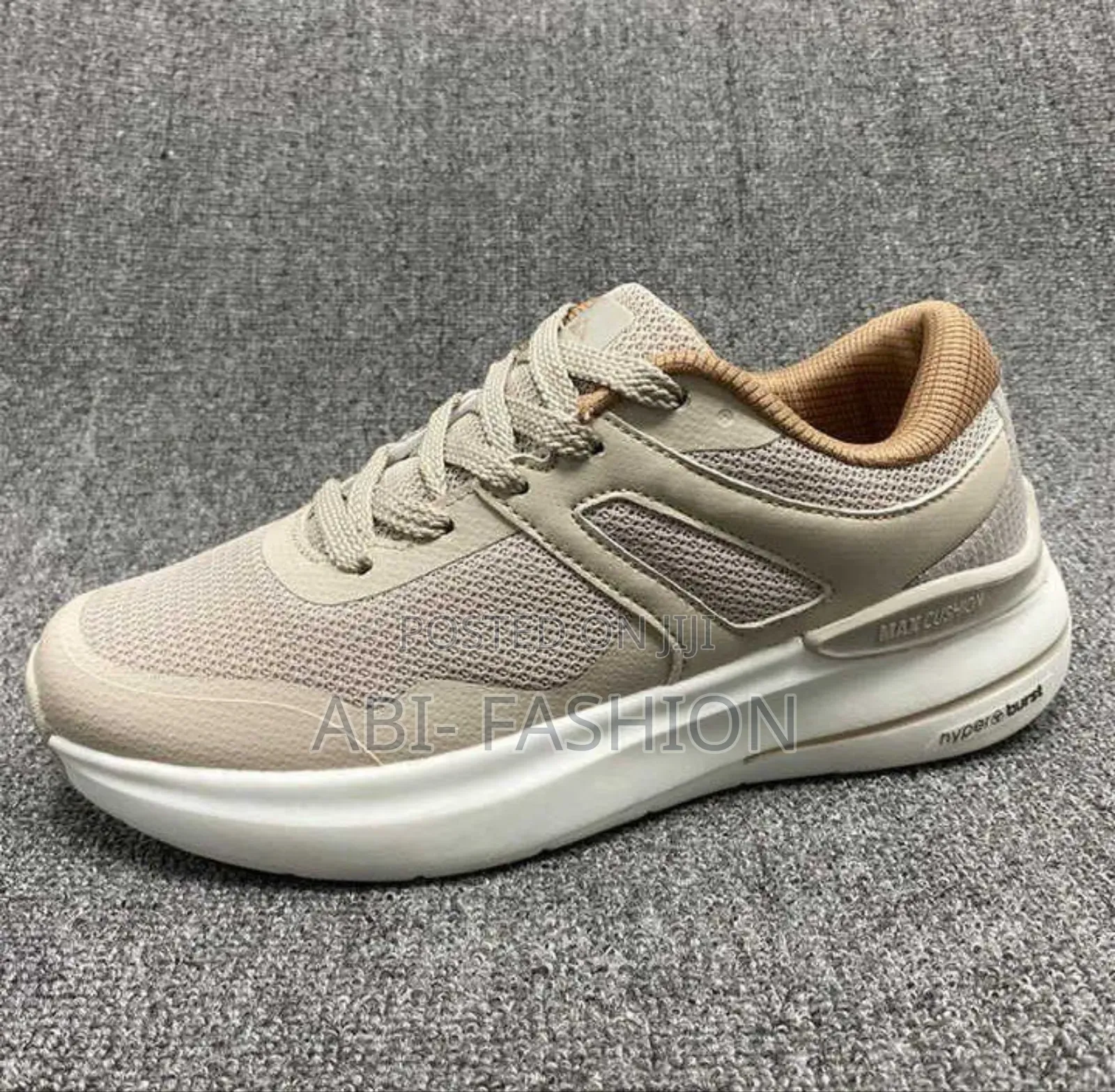 Max Cushion Logo Mesh Ultralight Running Shoes