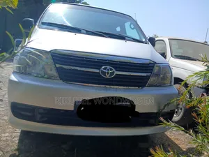 Toyota HiAce 2010 Black