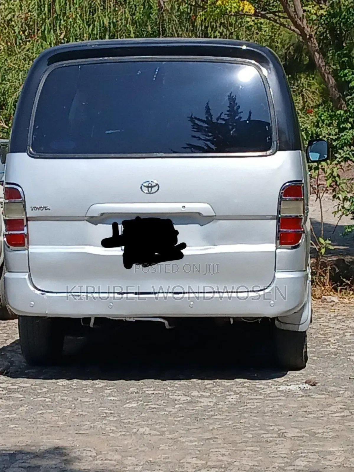 Toyota HiAce 2011 Black