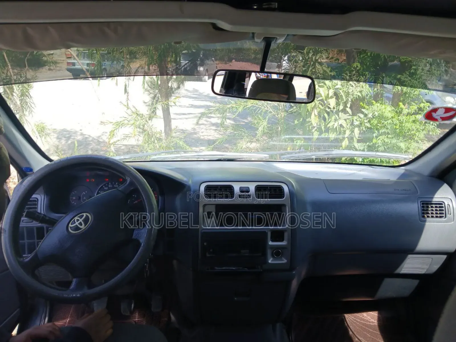 Toyota HiAce 2011 Black